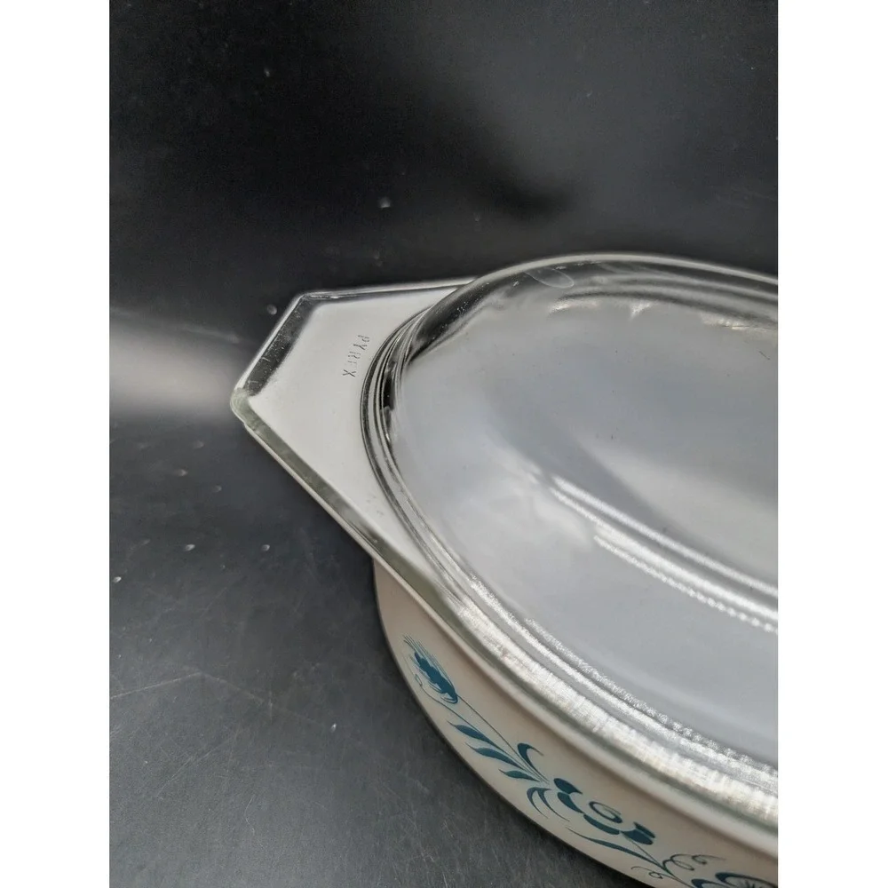 Pyrex vintage blue